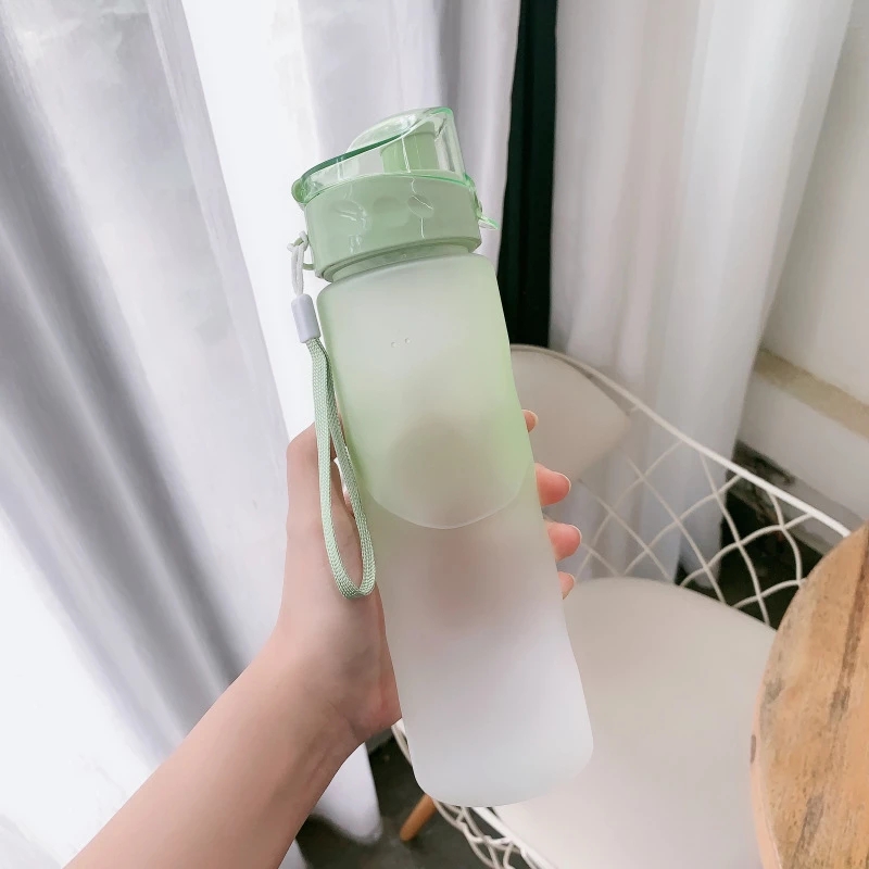 Tasse à boire en plastique de  - Sports Equipment Logos avis et prix